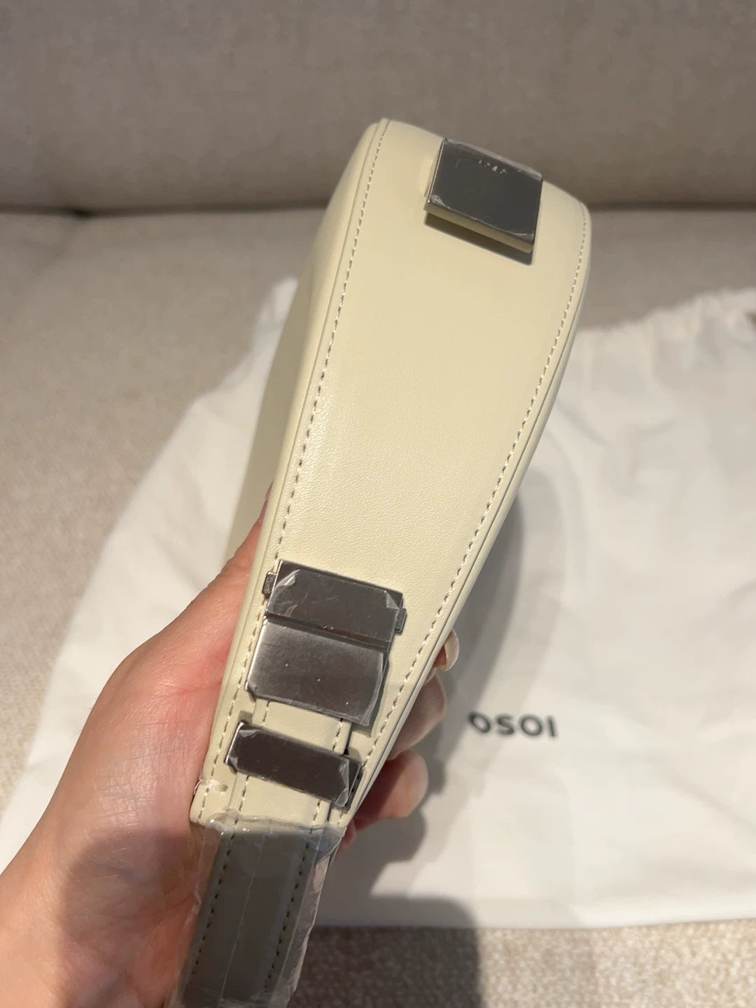 OSOI Cream Mini Crescent Leather Bag – photograph 5