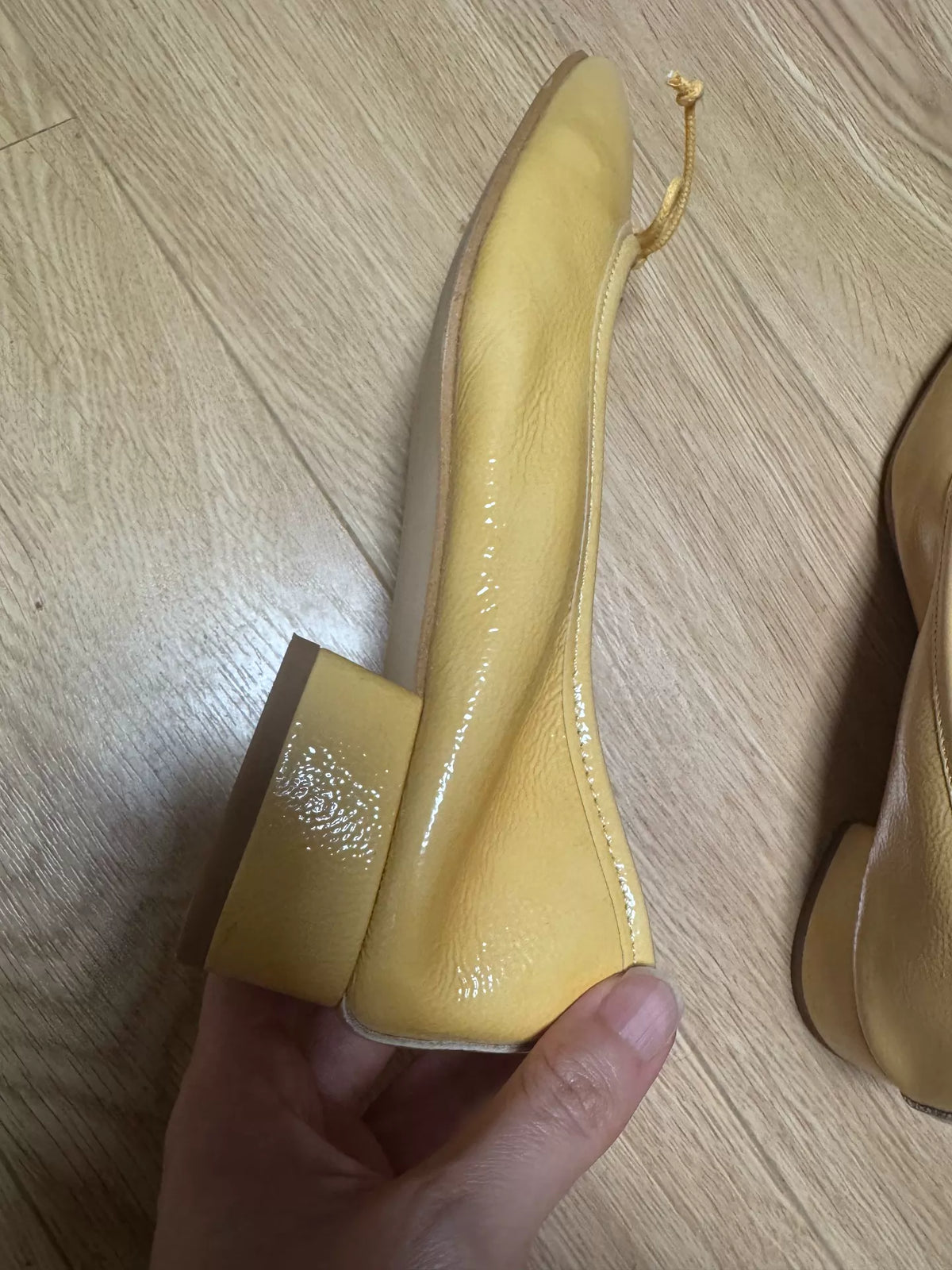 About Arianne Butter-Yellow Leather Mid-Heel Shoes – photograph 3