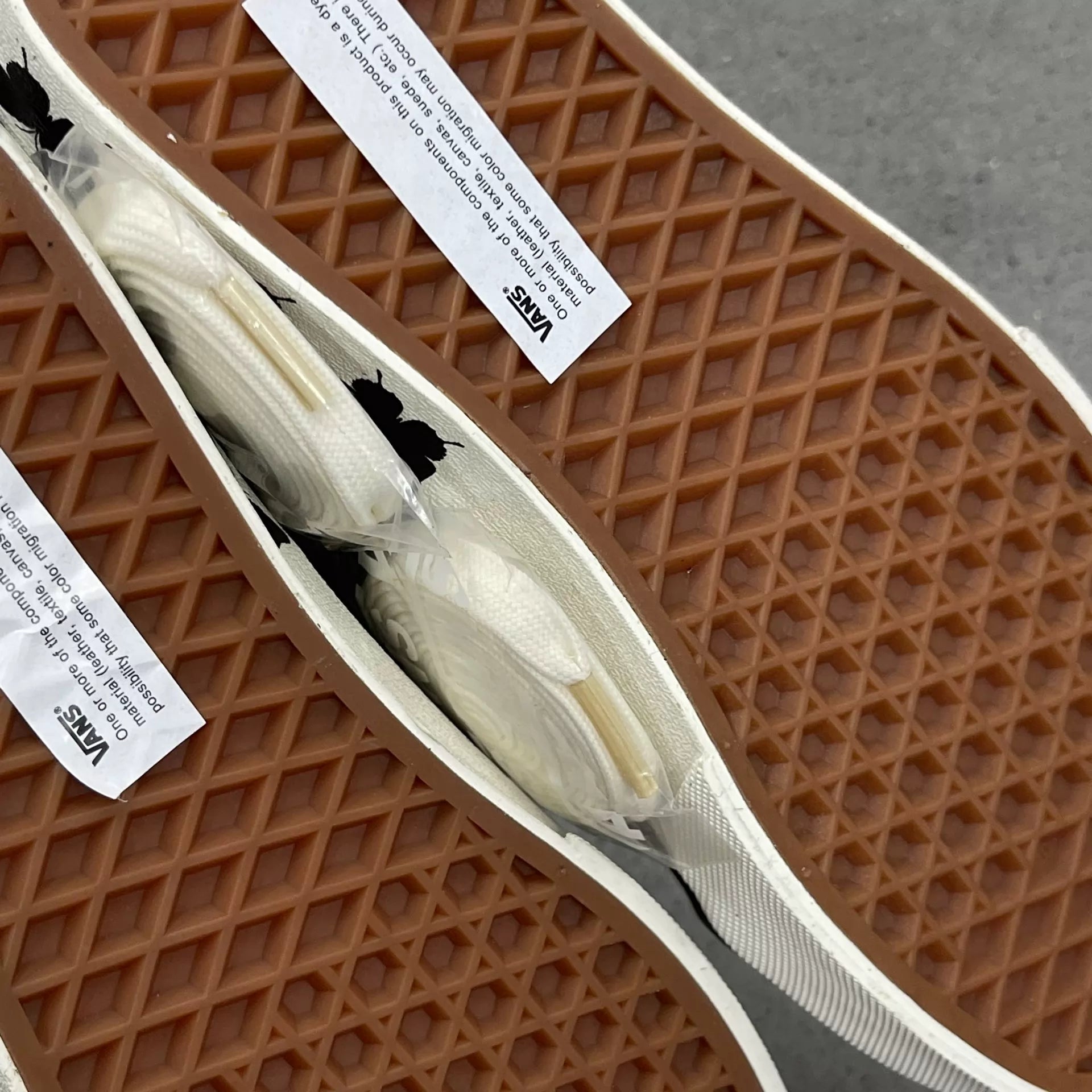 Sandy Liang × Vans Black Bow Sneakers — product detail 6
