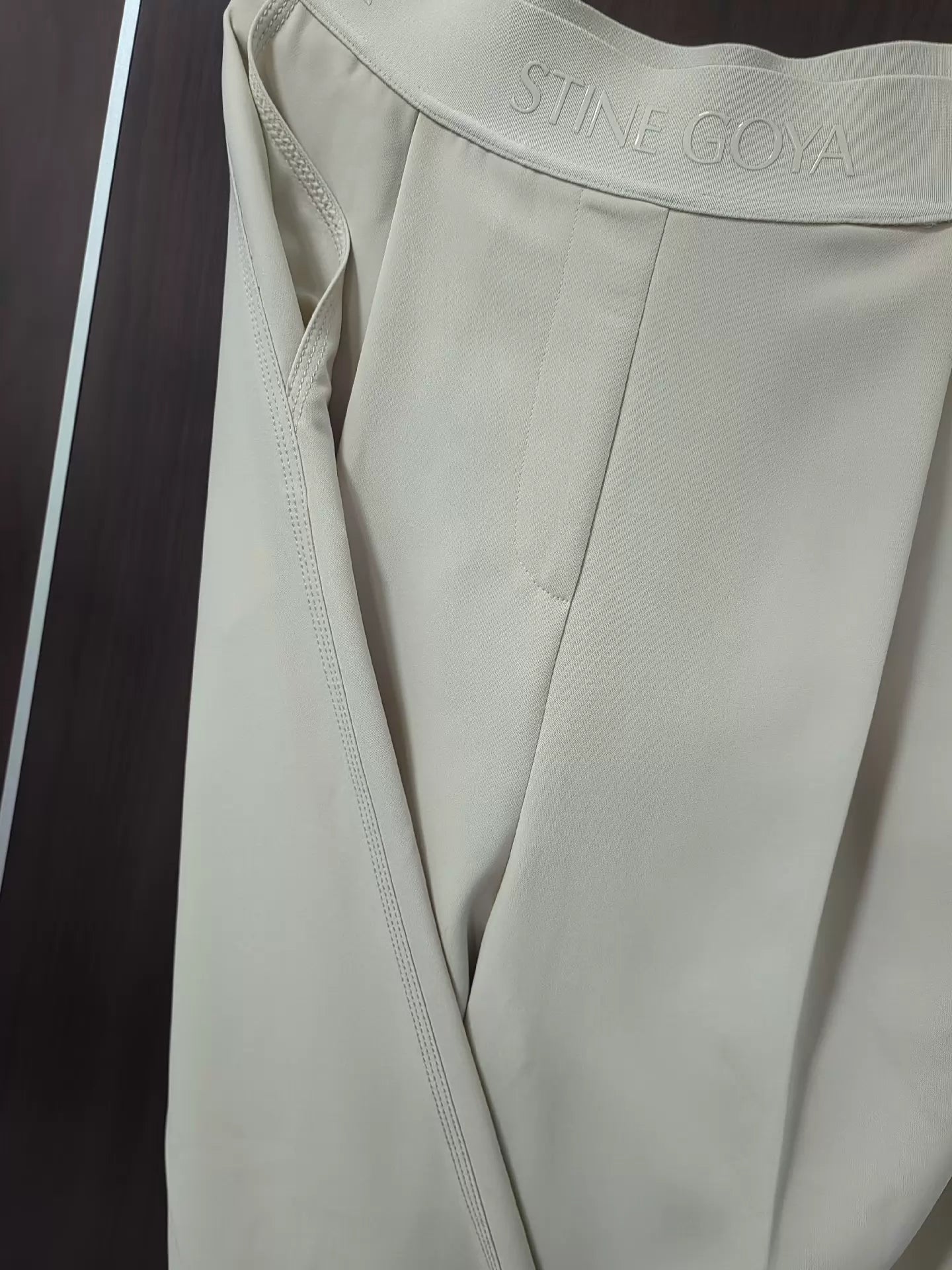 Stine Goya Beige High-Waisted Trousers – Shortened Hem – photograph 2