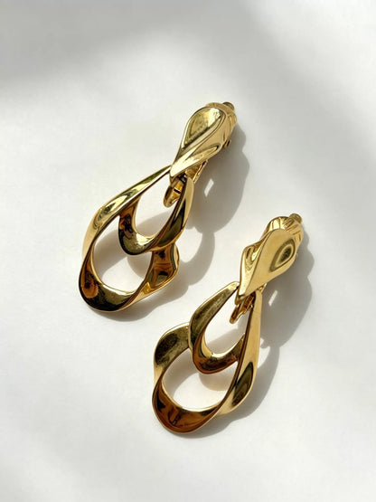 Trifari Long Gold-Tone Clip-On Earrings – photograph 1