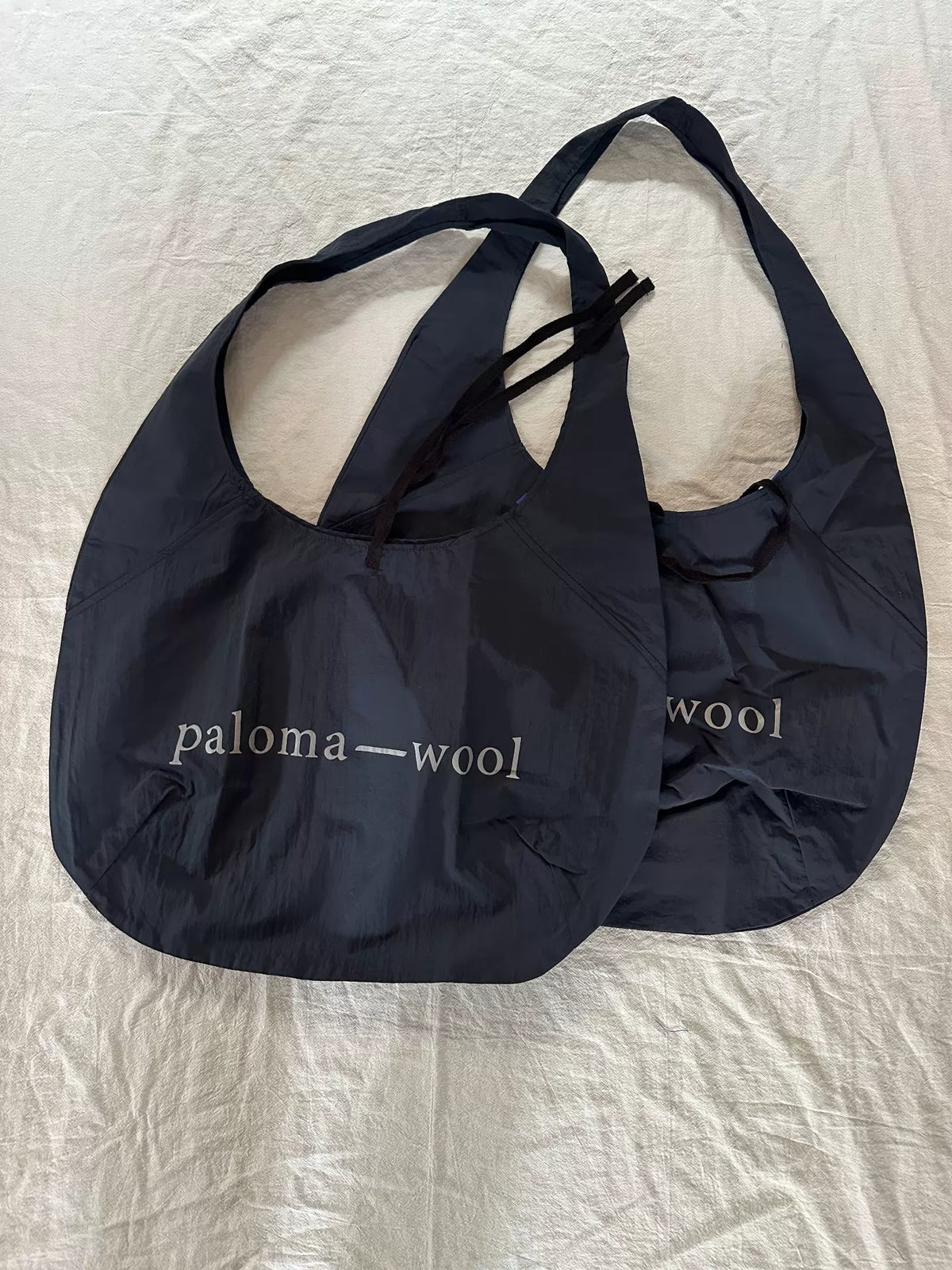 Paloma Wool Navy Soft Bag — product detail 2