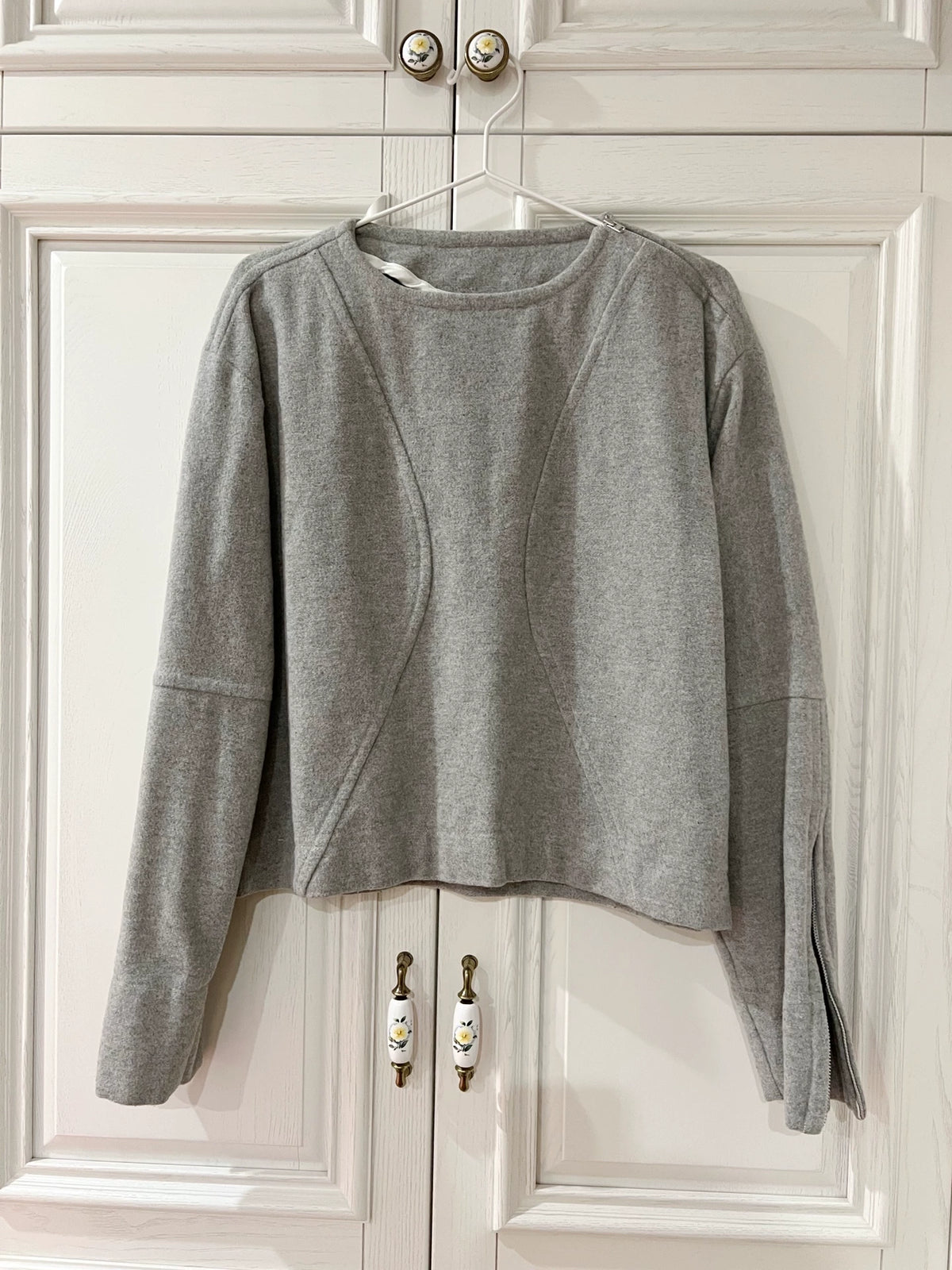 House of Sunny Grey Long-Sleeve Wool Top – photograph 1