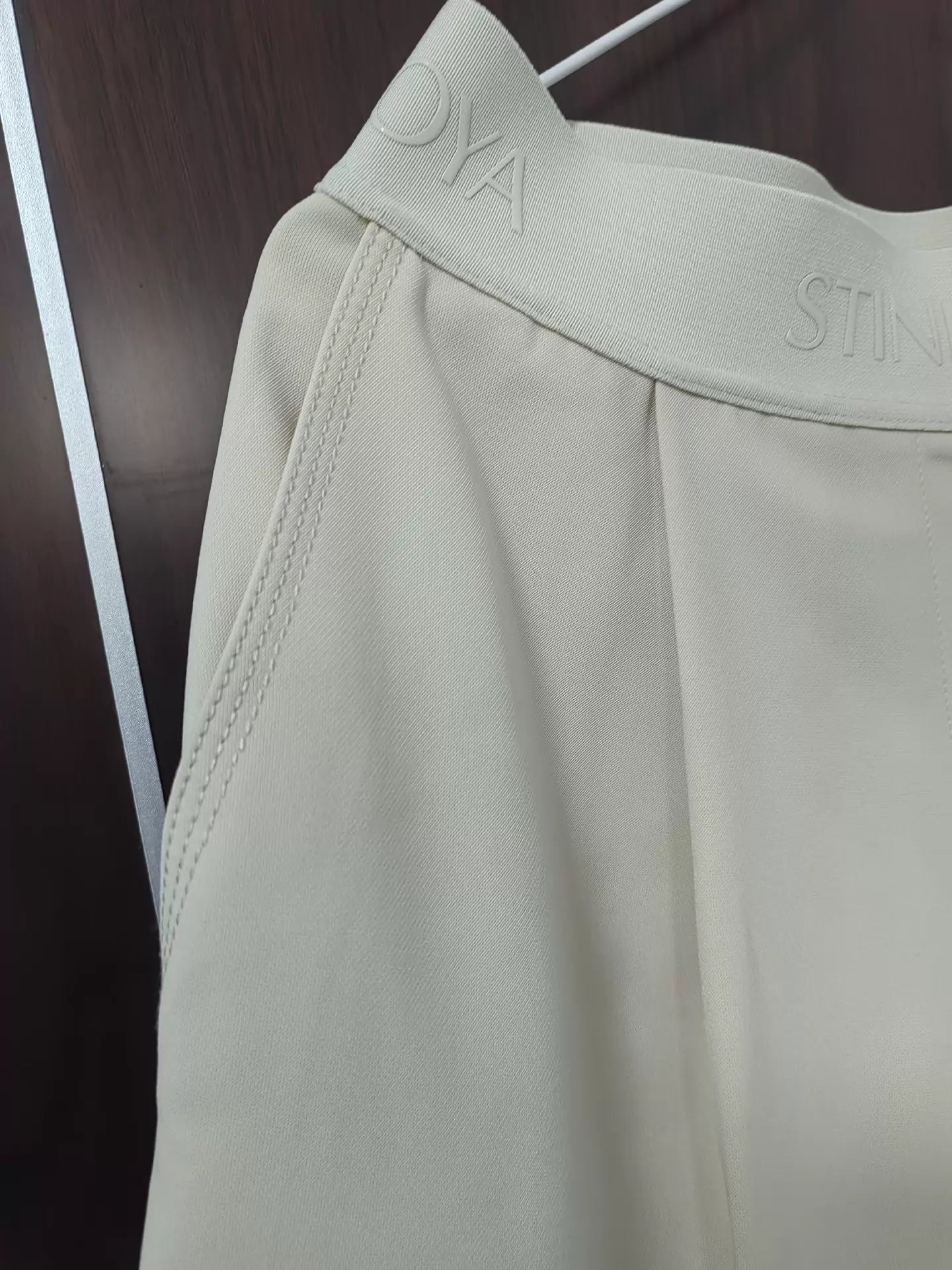 Stine Goya Beige High-Waisted Trousers – Shortened Hem – photograph 3