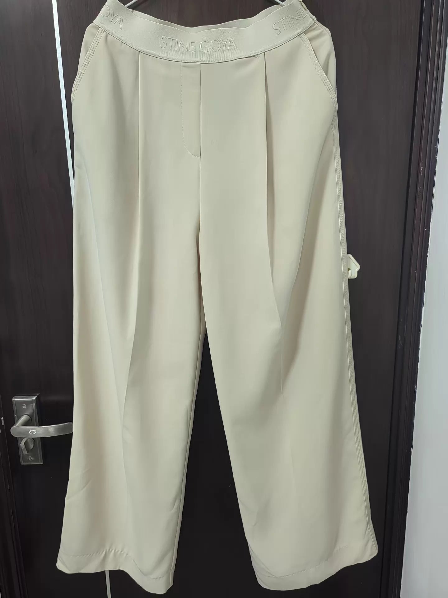 Stine Goya Beige High-Waisted Trousers – Shortened Hem – photograph 1