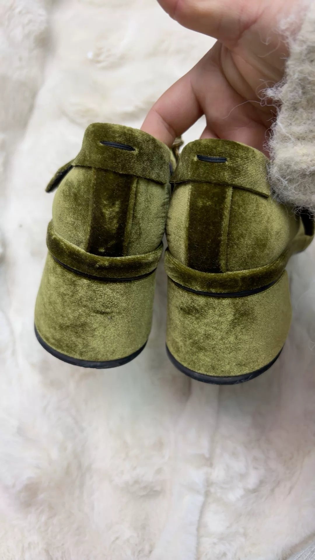 Reike Nen Green Velvet Mary Jane Shoes – photograph 3