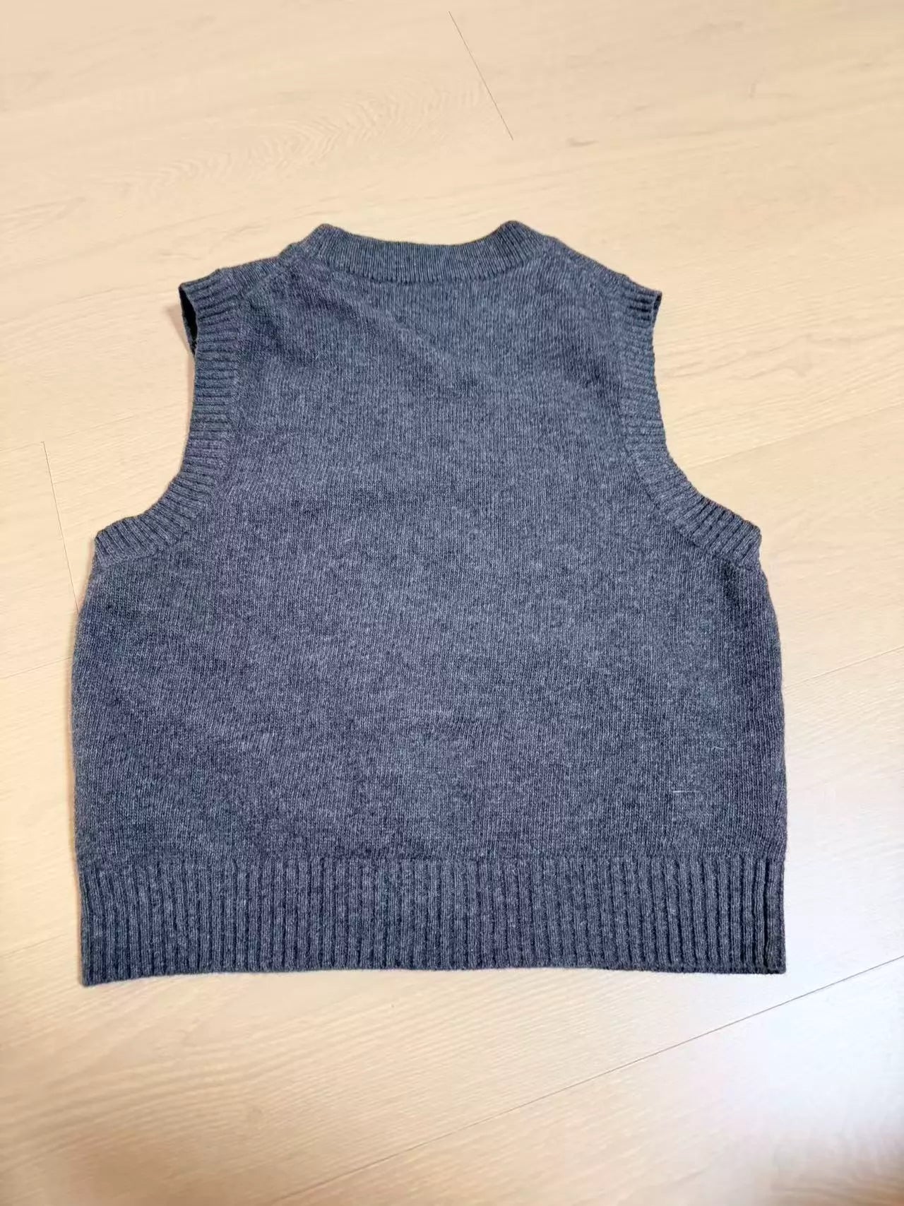 GANNI Grey Cat Knit Vest — product detail 2