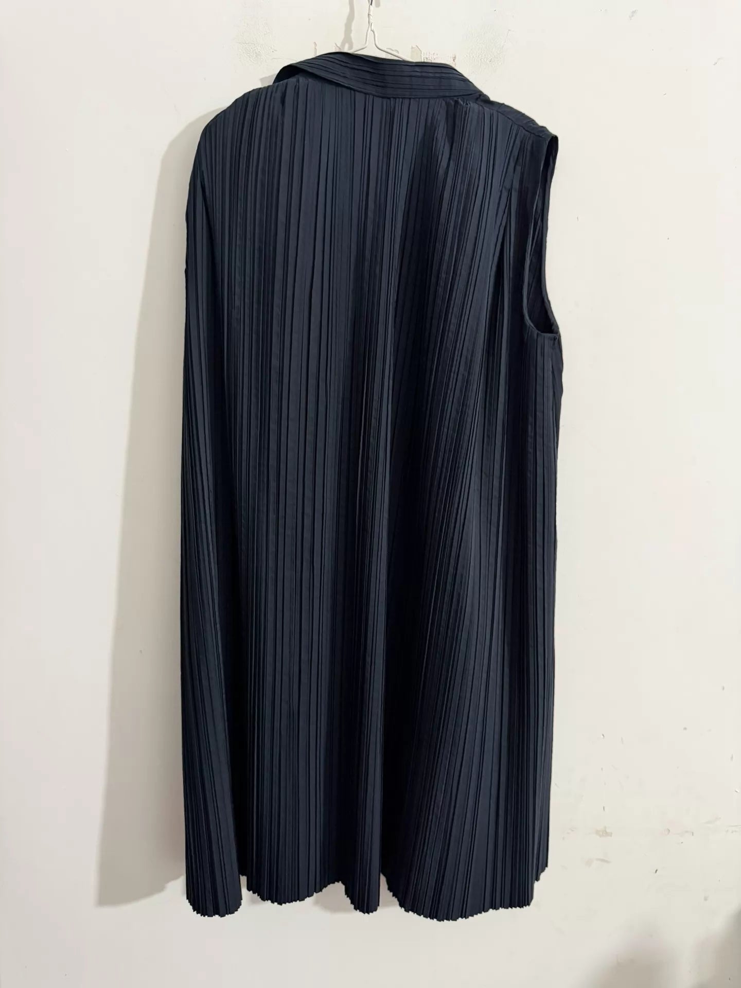 COS Navy Sleeveless Pleated Dress — product detail 2
