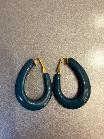 Trifari Peacock-Blue Acrylic Drop Clip-On Earrings – photograph 1