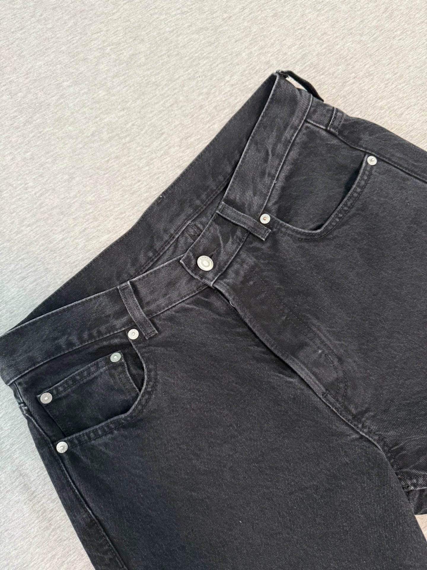 ARKET Ocean Charcoal Relaxed Jeans — product detail 3