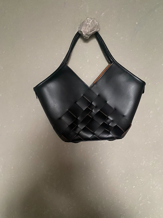 HEREU Black Wide-Weave Bag — front view