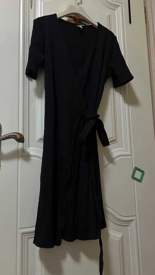 & Other Stories Black Short-Sleeve Wrap Dress