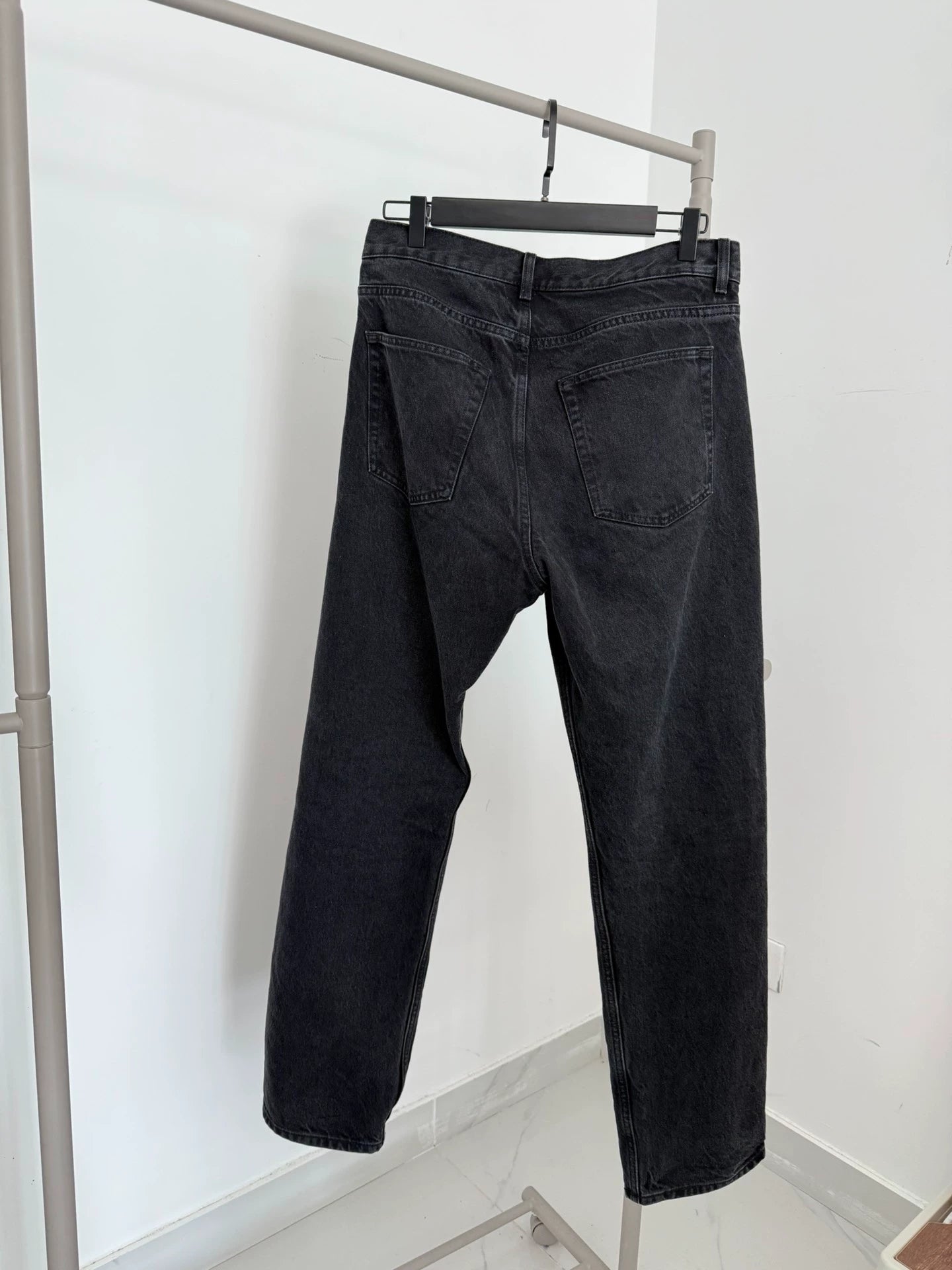 ARKET Ocean Charcoal Relaxed Jeans — product detail 2