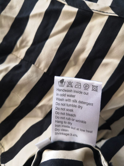 Baum und Pferdgarten Black-and-White Silk Blouse – photograph 6