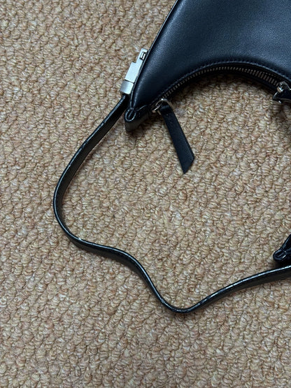 OSOI Black Mini Crescent Bag – photograph 4