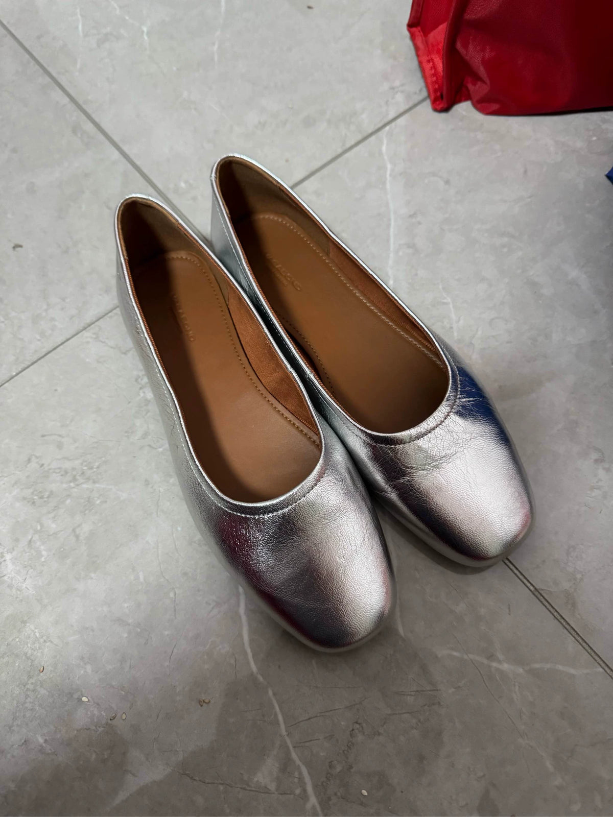 Vagabond Jolin Silver Flats — product detail 2