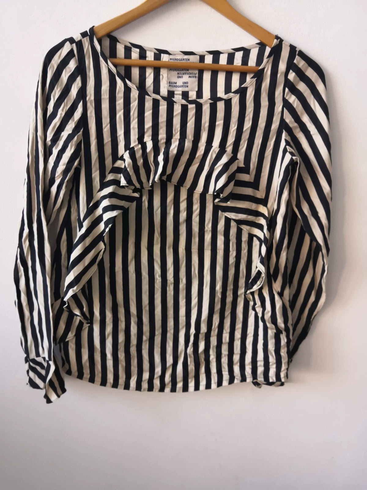Baum und Pferdgarten Black-and-White Silk Blouse – photograph 1