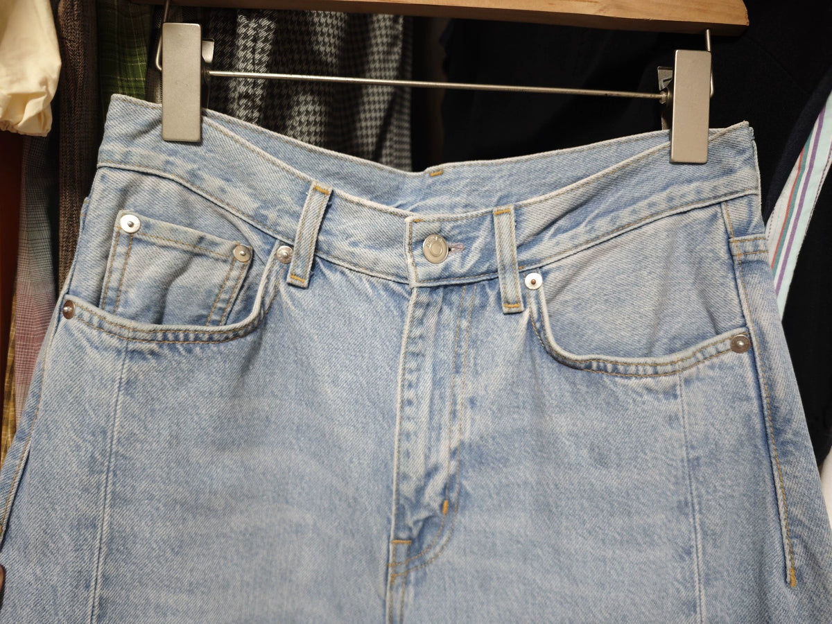 ARKET Bloom Light Blue Curved-Leg Jeans — product detail 3