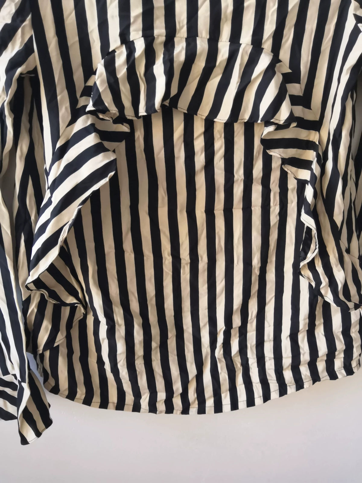Baum und Pferdgarten Black-and-White Silk Blouse – photograph 4