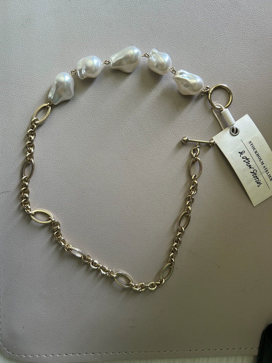 & Other Stories Baroque-Style Faux Pearl Necklace