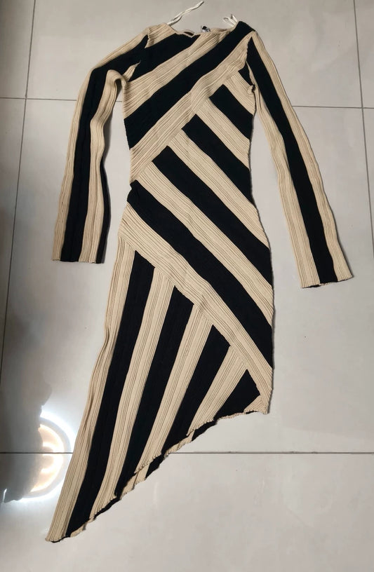 & Other Stories Black and White One-Shoulder Knit Dress