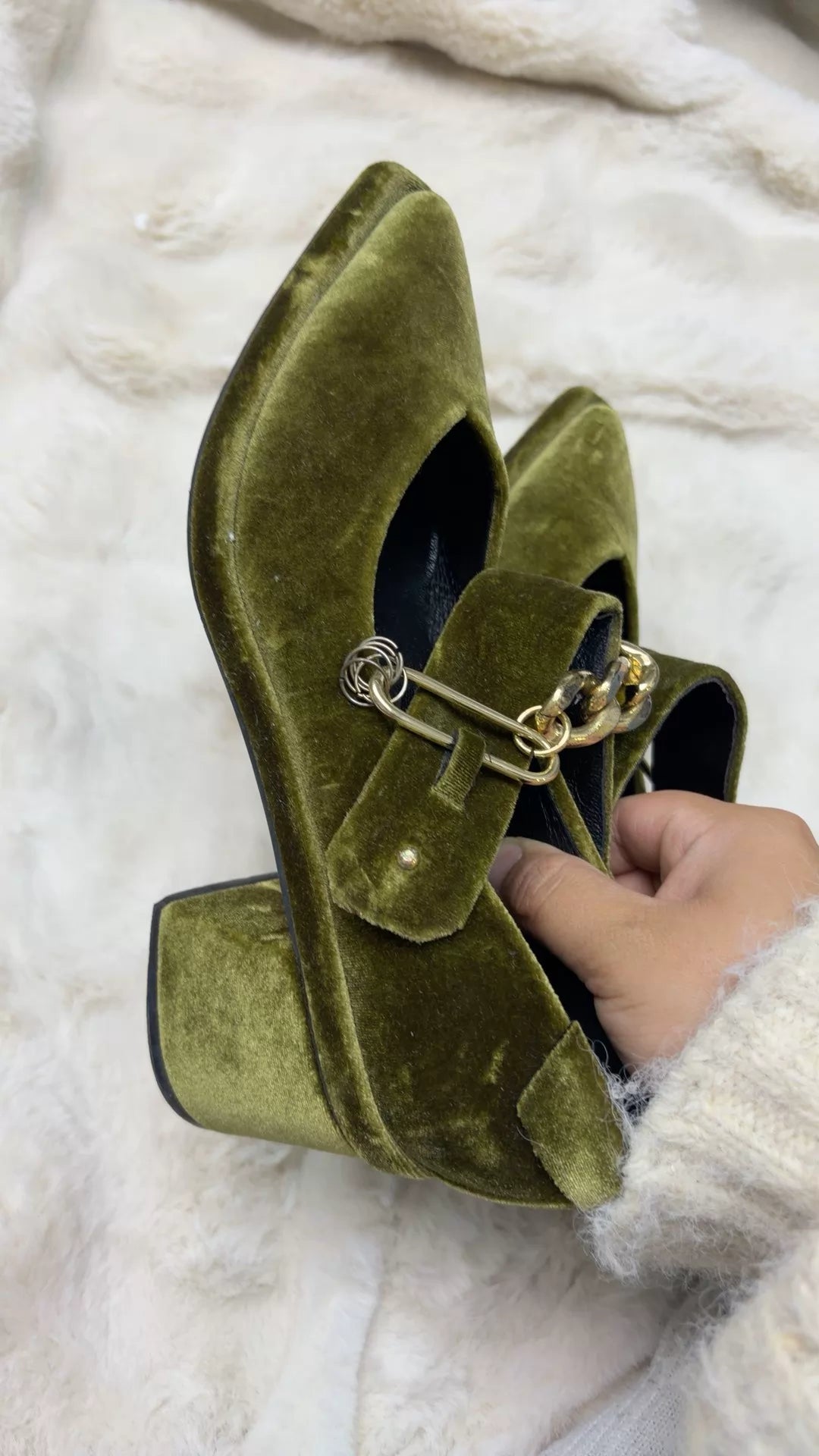 Reike Nen Green Velvet Mary Jane Shoes – photograph 2