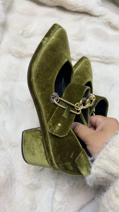 Reike Nen Green Velvet Mary Jane Shoes – photograph 2